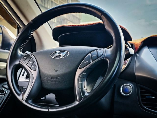 Hyundai Elantra  第2張相片