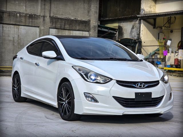 Hyundai Elantra  第5張相片