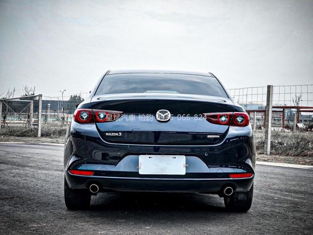 Mazda Mazda3  第8張相片