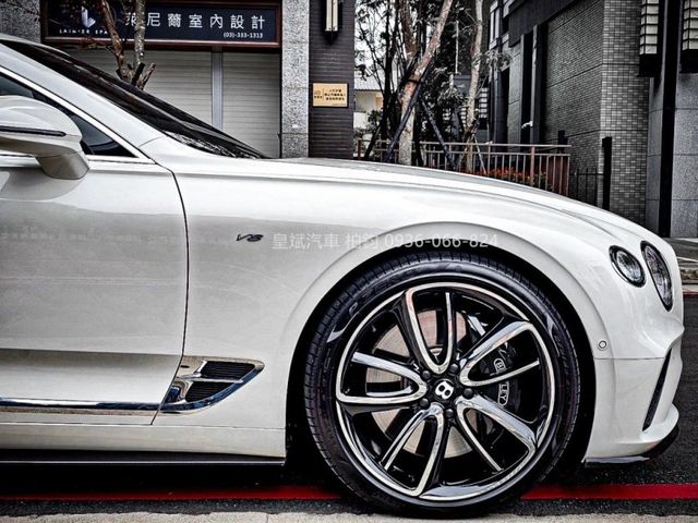 Bentley  Continental GT  第9張相片