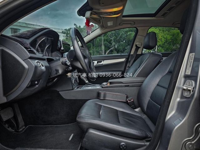 Mercedes-Benz/賓士 C300  第6張相片
