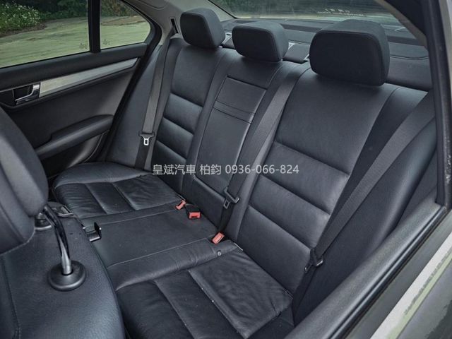 Mercedes-Benz/賓士 C300  第8張相片