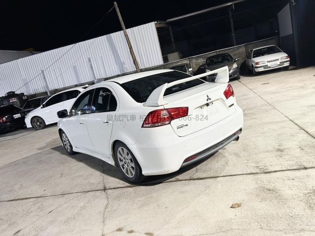 Mitsubishi Grand Lancer  第8張相片