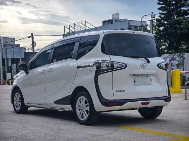 Toyota SIENTA  第7張相片