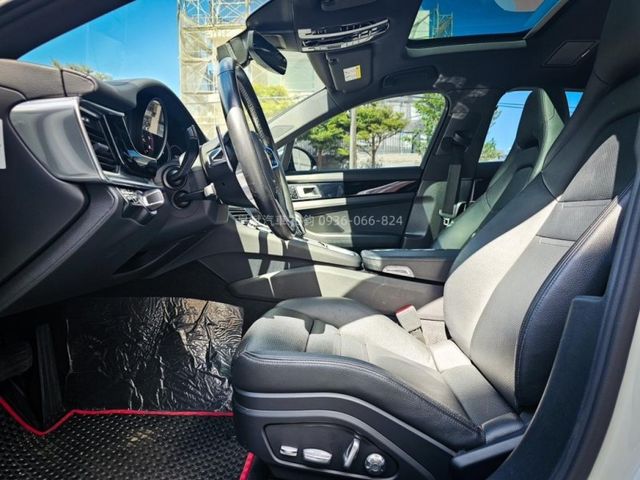 Porsche保時捷 Panamera  第12張相片