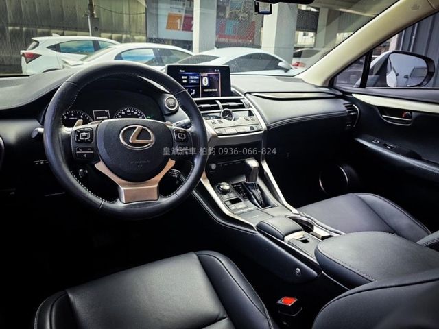 Lexus NX  第9張相片