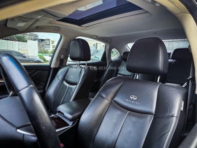 Infiniti M37  第8張相片