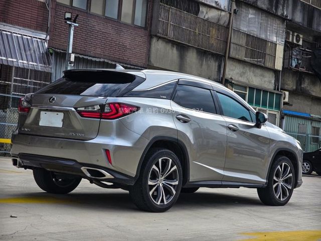 Lexus RX  第7張相片