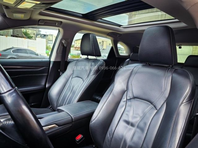 Lexus RX  第10張相片