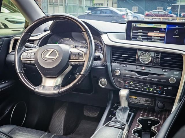 Lexus RX  第14張相片
