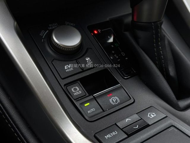 Lexus NX  第11張相片