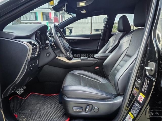 Lexus NX  第7張相片