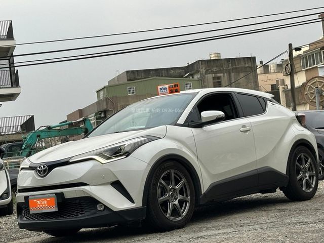 Toyota C-HR  第1張相片