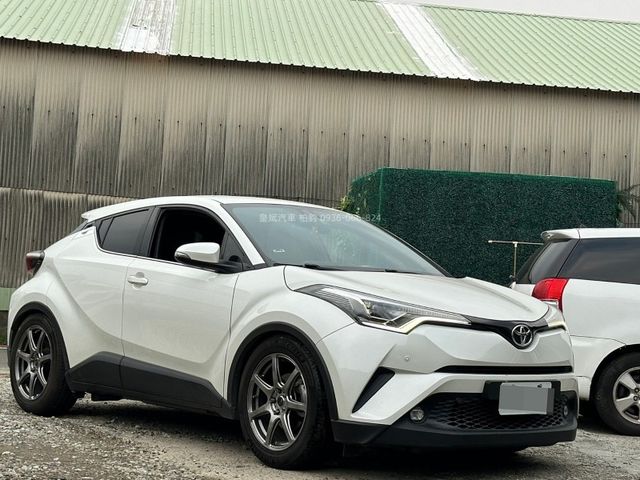 Toyota C-HR  第2張相片