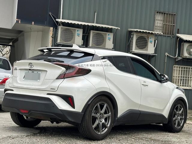 Toyota C-HR  第3張相片