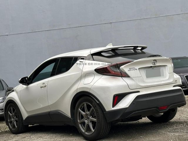 Toyota C-HR  第4張相片