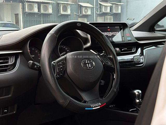 Toyota C-HR  第5張相片