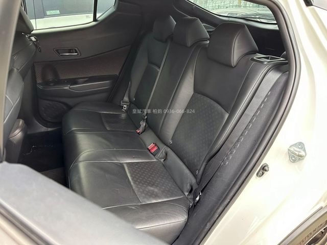 Toyota C-HR  第7張相片