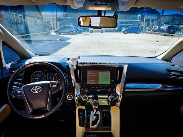 Toyota ALPHARD  第8張相片