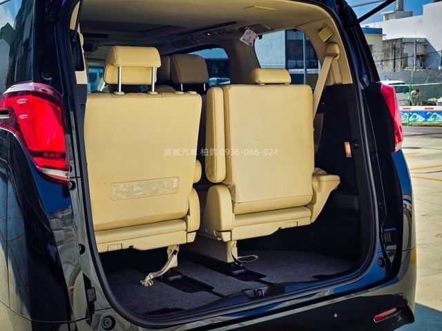 Toyota ALPHARD  第10張相片