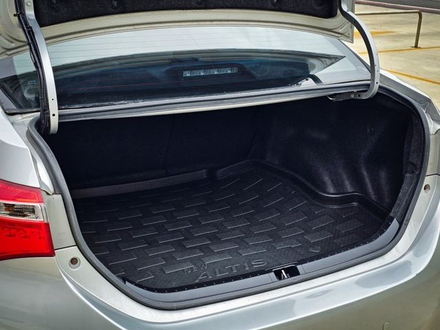 Toyota ALTIS  第10張相片