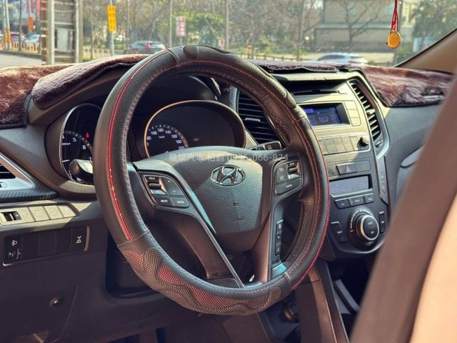Hyundai Santa Fe  第7張相片