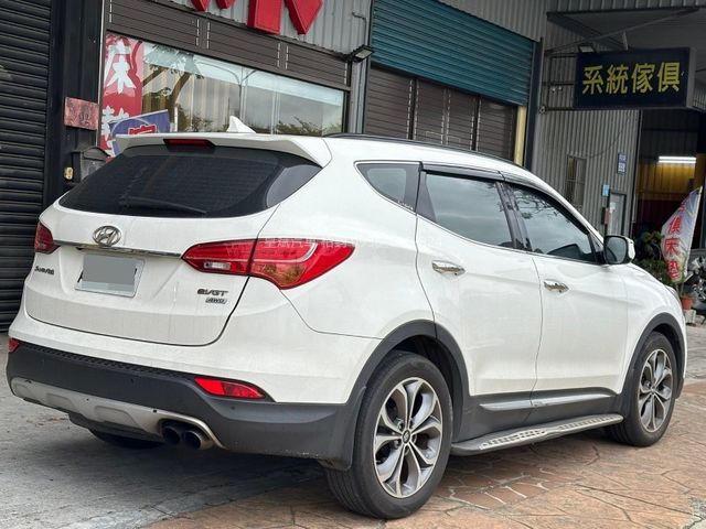 2015年SantaFe 4WD/七人座/免KEY/全景天窗/定速/電尾門  第3張相片