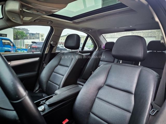Mercedes-Benz/賓士 C-CLASS  第8張相片