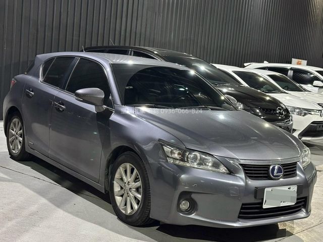 Lexus CT200H  第2張相片