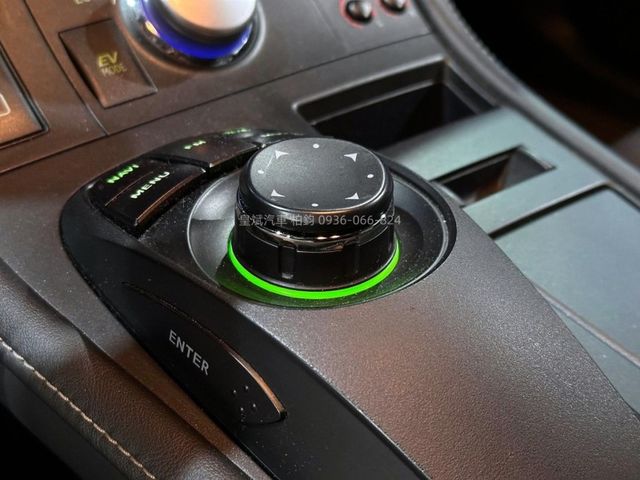 Lexus CT200H  第9張相片