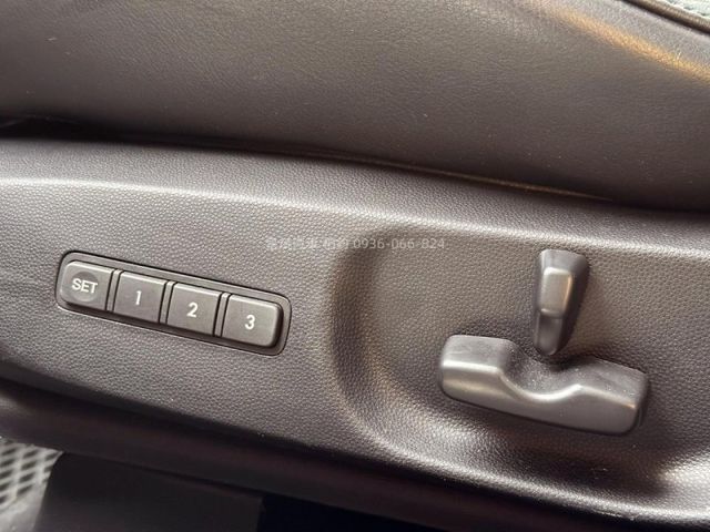 Mazda CX-7  第13張相片
