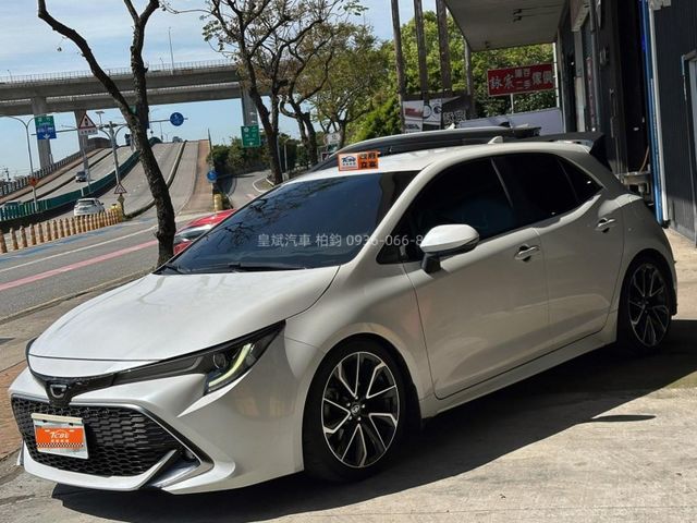 Toyota Auris  第1張相片