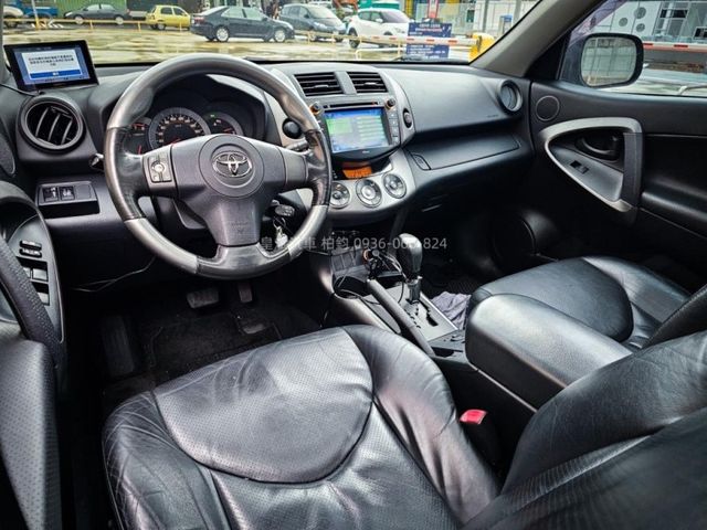 Toyota RAV4  第9張相片