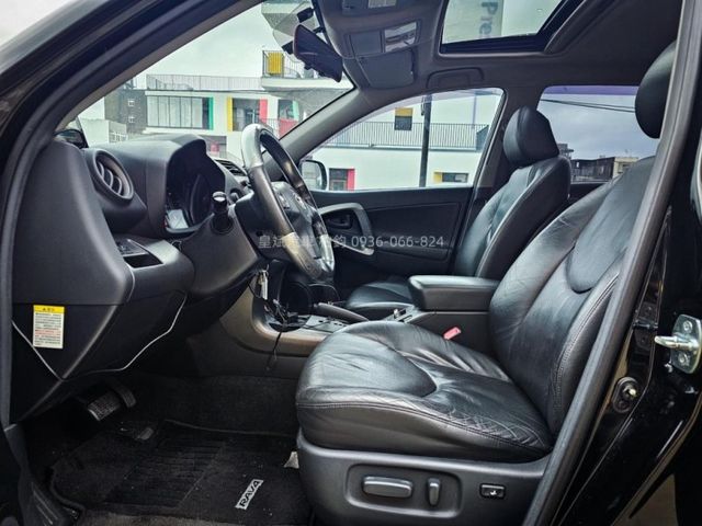 Toyota RAV4  第10張相片