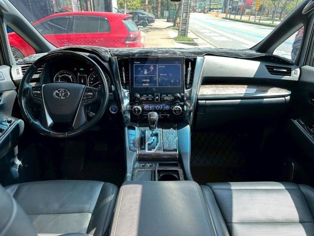 Toyota ALPHARD  第6張相片