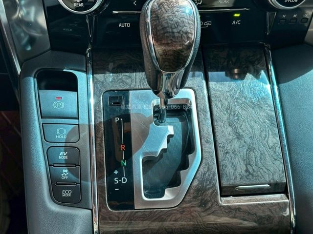 Toyota ALPHARD  第9張相片