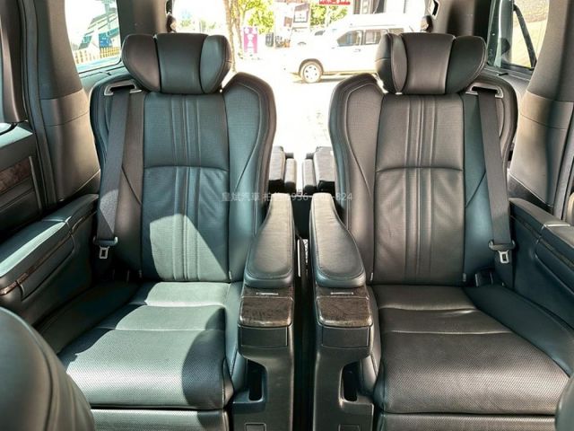Toyota ALPHARD  第10張相片