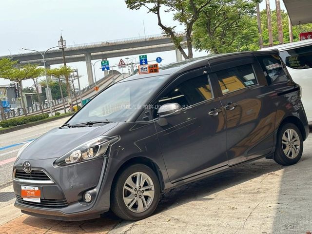 Toyota SIENTA  第1張相片