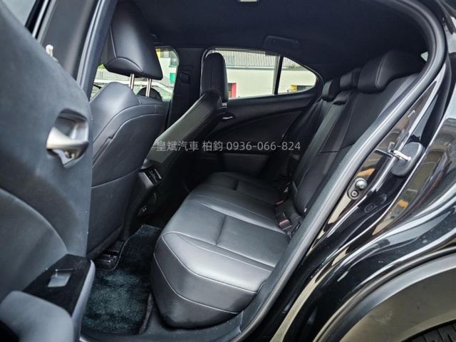 Lexus UX  第9張相片