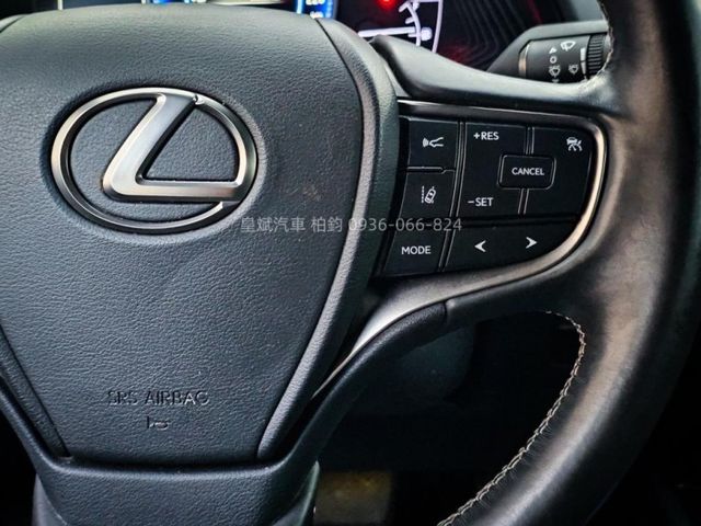Lexus UX  第12張相片