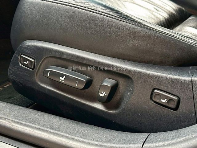 Lexus ES  第8張相片