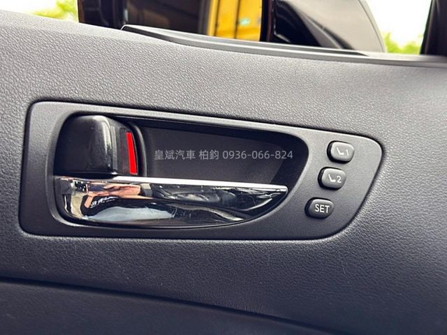 Lexus ES  第9張相片