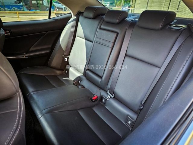 Lexus IS  第8張相片