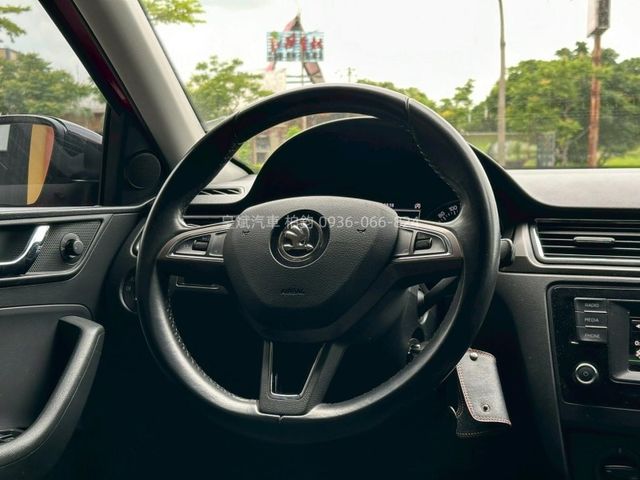 Skoda Rapid  第10張相片