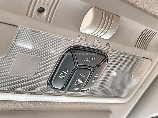 Toyota Previa  第10張相片