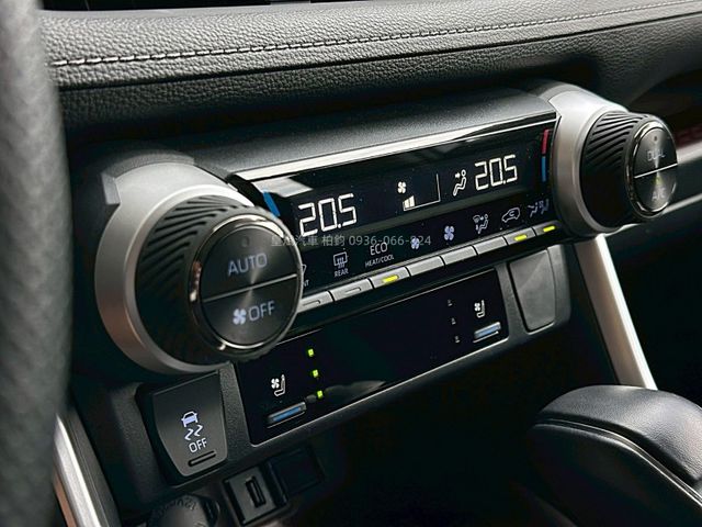 Toyota RAV4  第9張相片