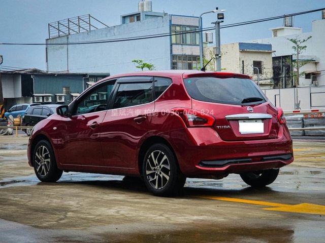 Nissan Tiida  第3張相片