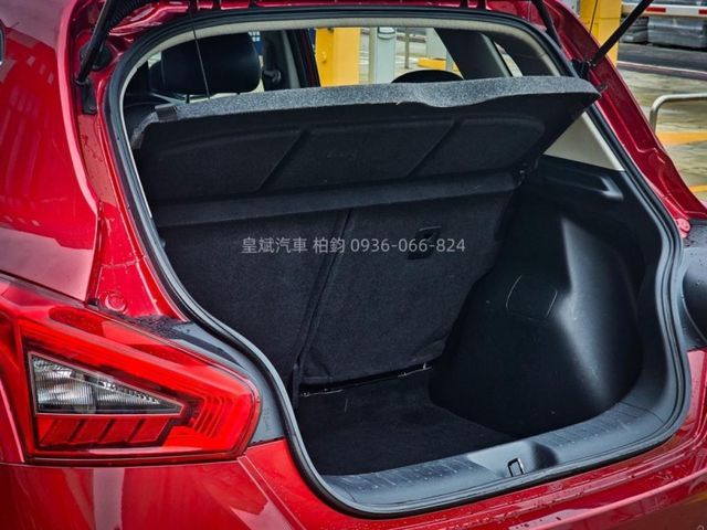 Nissan Tiida  第13張相片