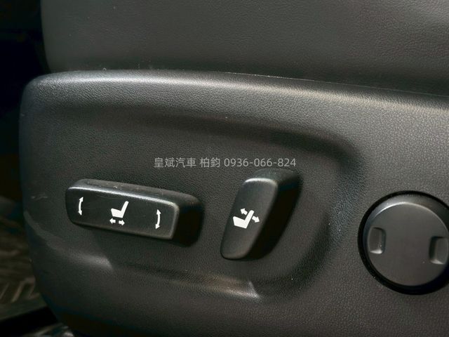 Lexus NX  第9張相片