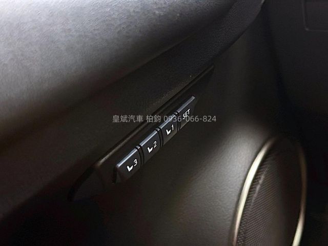 Lexus NX  第10張相片